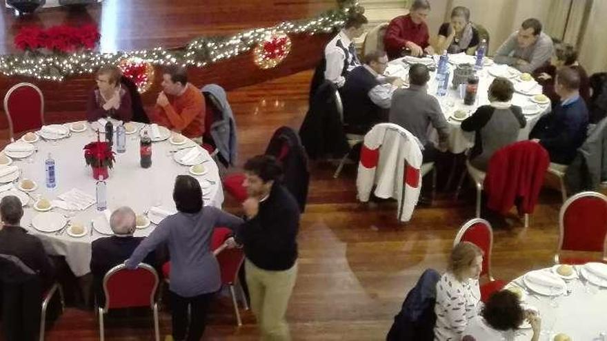 Comida de confraternidad de Navidad de Juan XXIII. // FdV