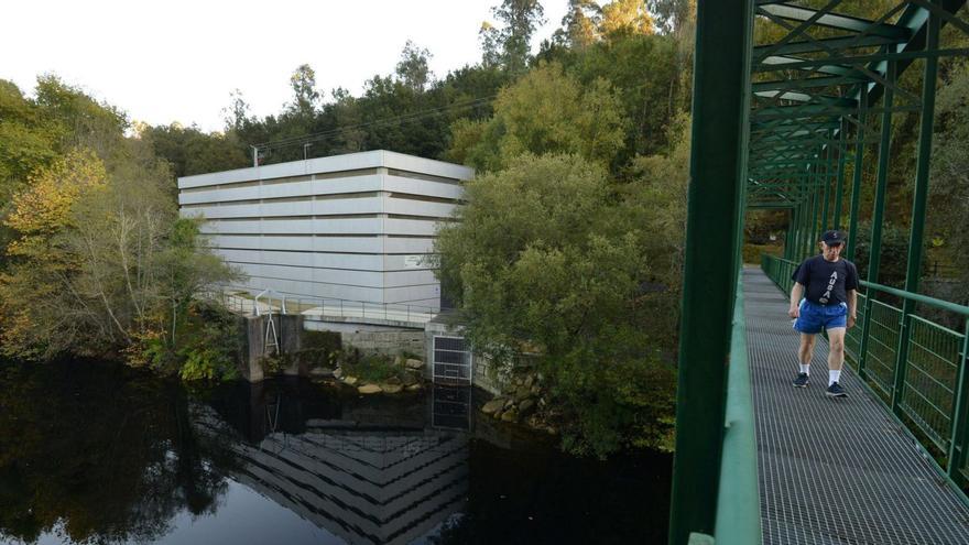 Estación de bombeo de Monte Porreiro, donde se capta el agua del Lérez para el suministro de la ciudad.