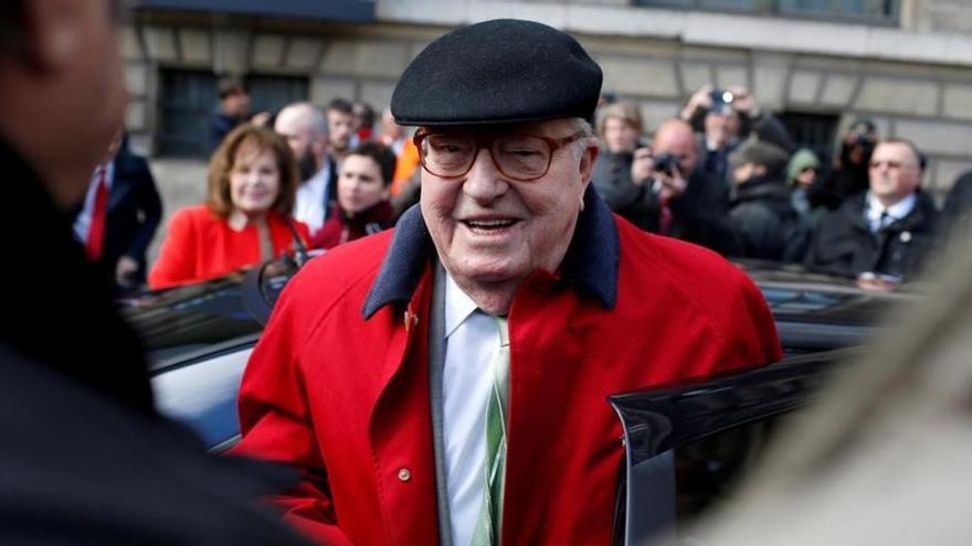 Jean Marie Le Pen mantiene la presidencia honorífica del Frente Nacional