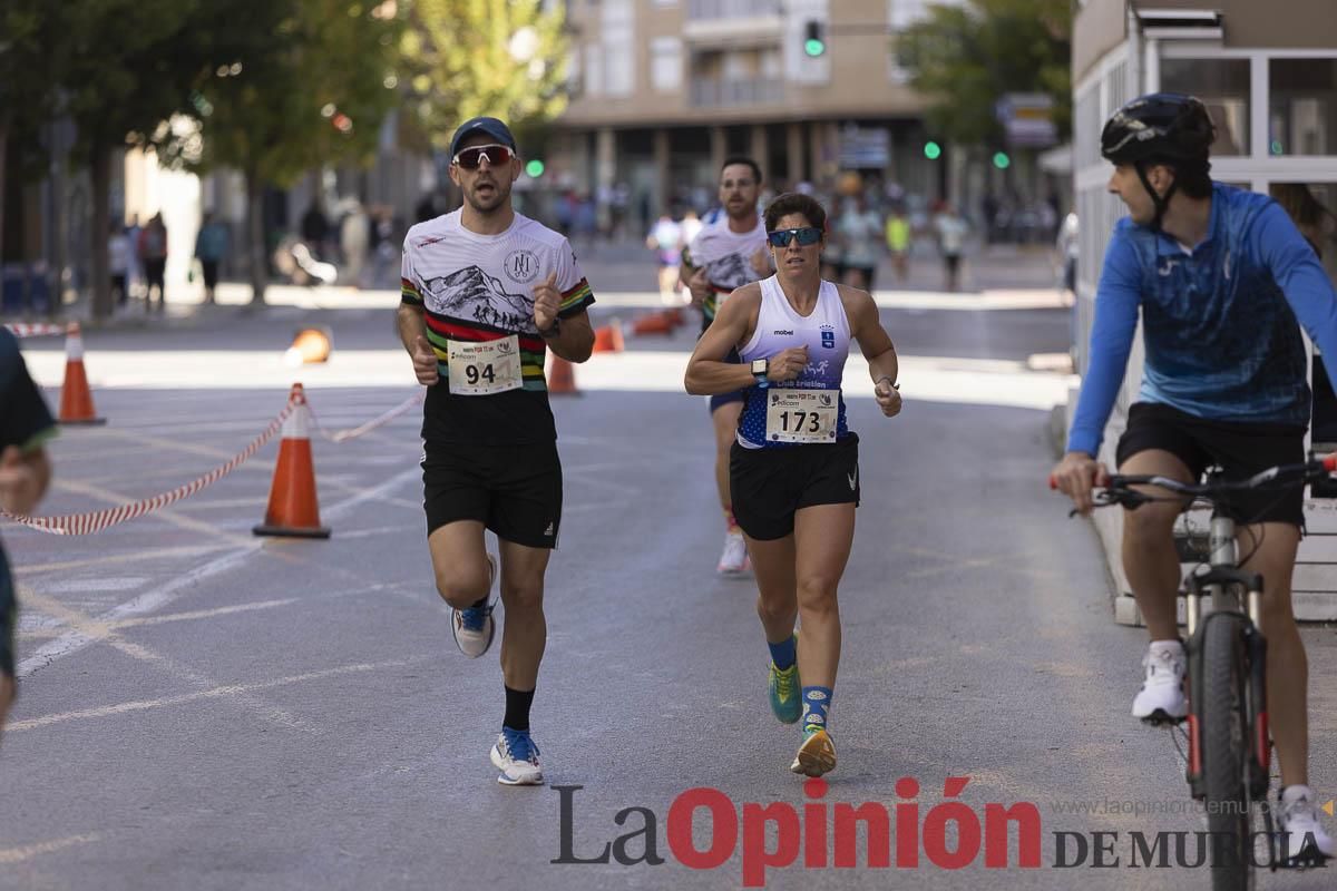 Carrera '10K Assota por ti' en Caravaca (salida y giro primera vuelta)