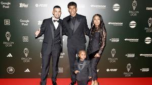 Dani Olmo, Lamine Yamal y Pau Cubarsí en la alfombra roja de la Gala del Balón de Oro