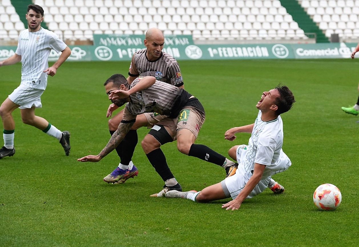 Las imágenes del Córdoba CF B-Ciudad de Lucena