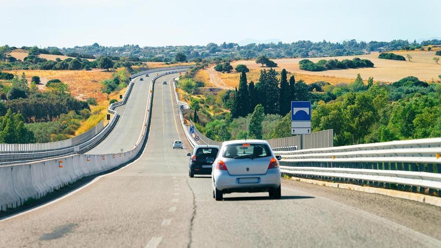 Tráfico se pone firme: empezará a multar por algo muy común en las autovías y autopistas