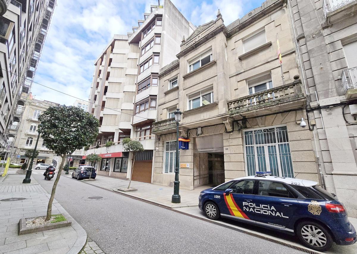 Un vehículo patrulla de la Policía Nacional de Vigo.