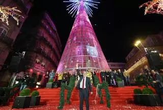Vigo enciende la Navidad más grande de su historia ante miles de personas