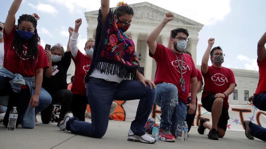 Jóvenes se manifiestan en contra del fallo, en Washington