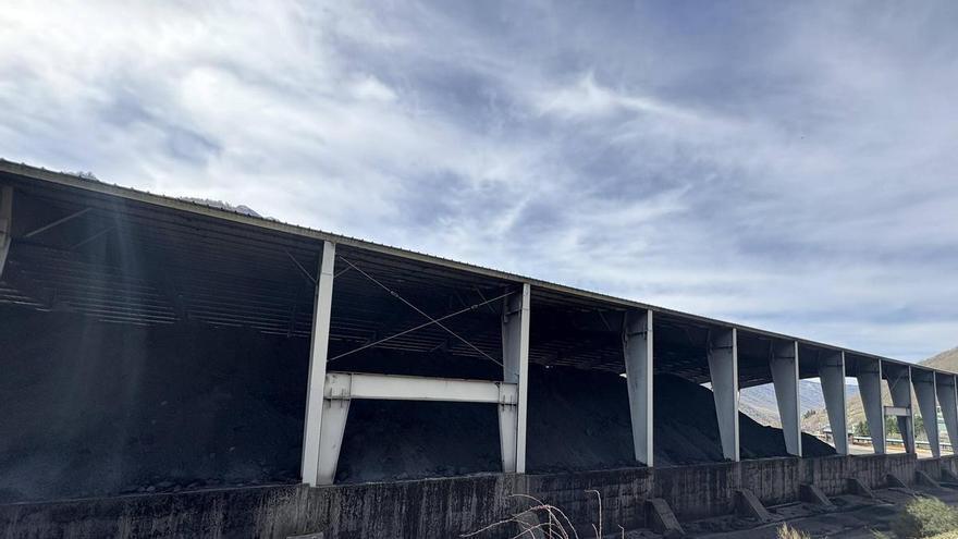 ¿Se mezclaba en Cerredo carbón extraído ilegalmente de la mina con otro de León? Un transportista admite portes de Fabero a Degaña