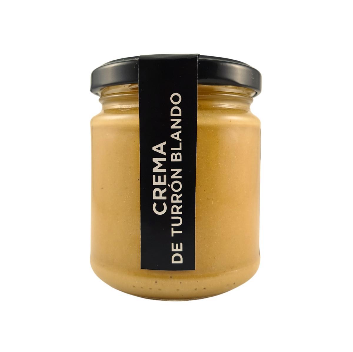 La crema de turrón es otra novedad de Agut de Benlloch para este año.