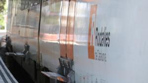 Rodalies Renfe: un tren es queda en un túnel a les fosques i sense aire al sortir de l’estació del Clot de Barcelona