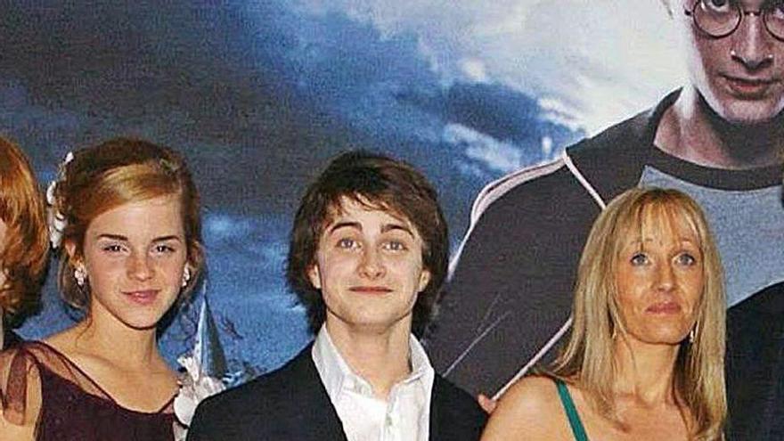 Watson, Radcliffe y Rowling, en un estreno de &quot;Harry Potter&quot;.