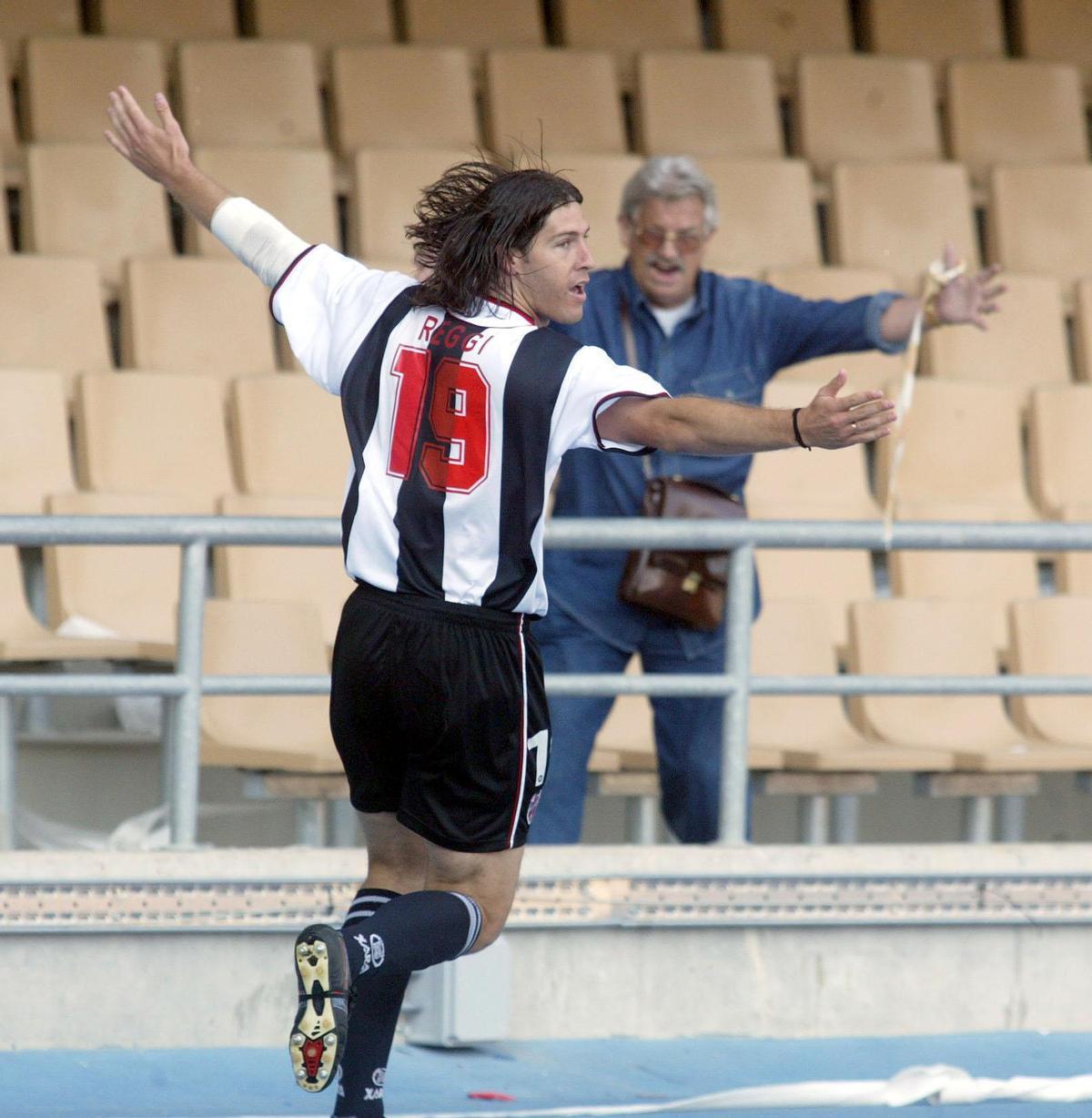 Reggi celebra su gol ante el Xerez.