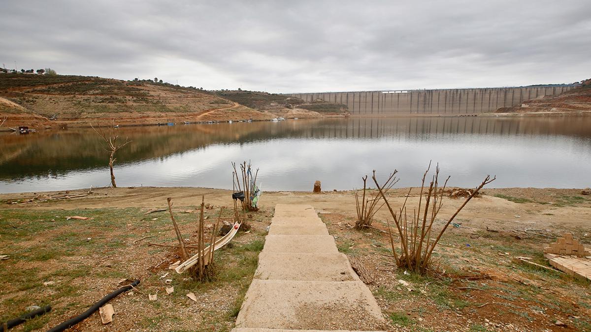 El pantano de La Breña bajo mínimos