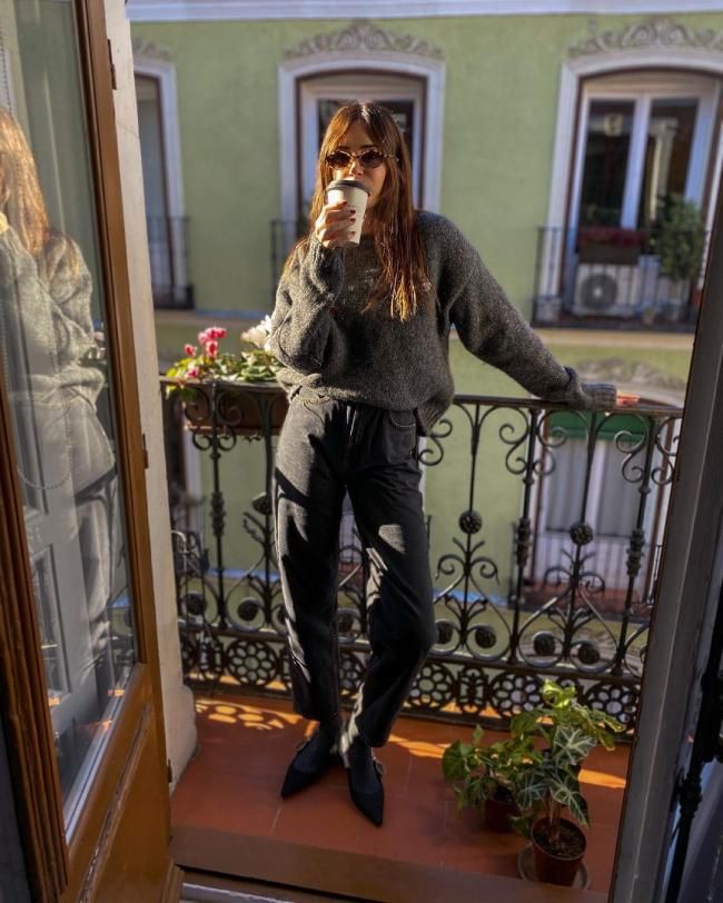 Gala González, con los vaqueros mom que mejor sientan