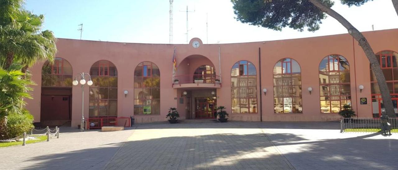 La fachada del Ayuntamiento de Teulada-Moraira.