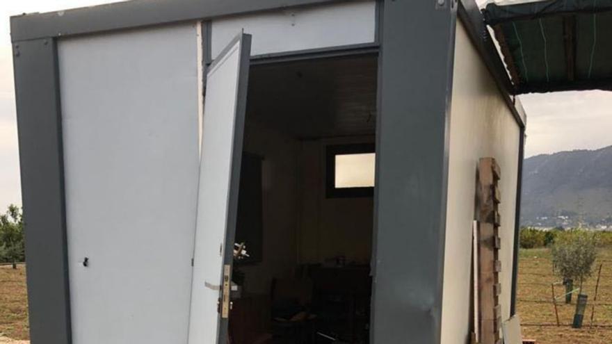 Una familia denuncia  robos constantes en su casa-contenedor de Torrella
