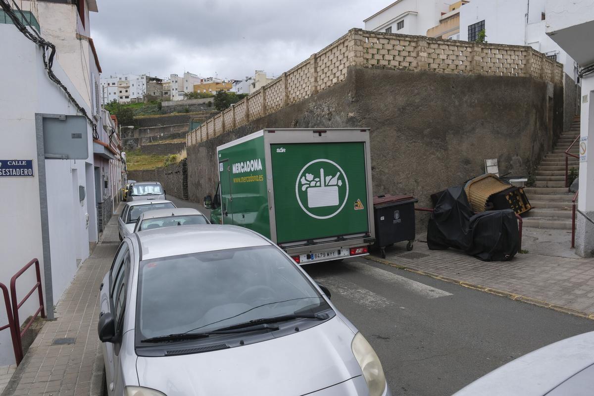 Vecinos de Tenoya reclaman que se resuelvan las deficiencias en alcantarillado y calles del barrio Vecinos de Tenoya reclaman que se resuelvan las deficiencias en alcantarillado y calles del barrio