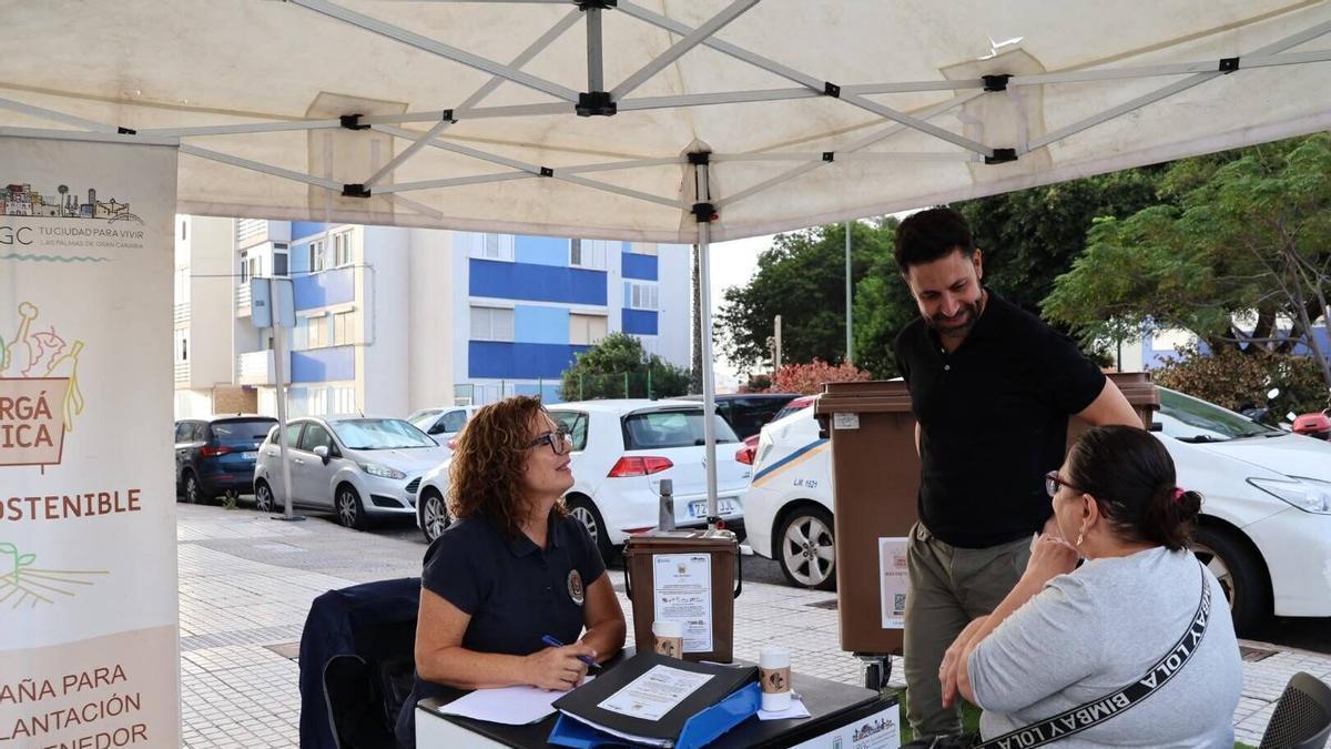 El quinto contenedor llega a un nuevo barrio de Las Palmas de Gran Canaria