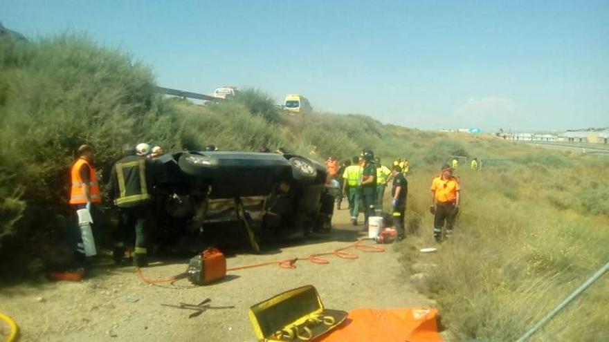 Un fallecido al salirse de la A-23 con el coche