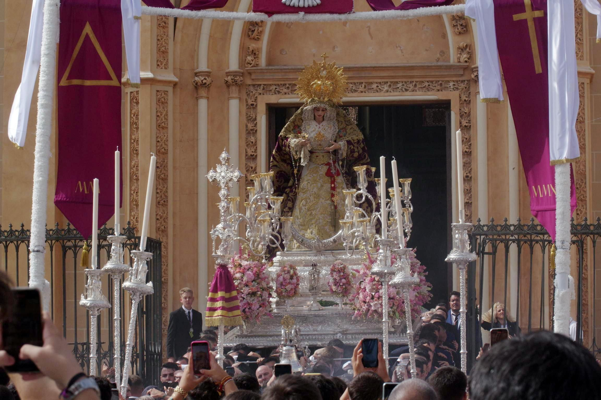 La procesión de la Virgen de la Trinidad este sábado, en imágenes