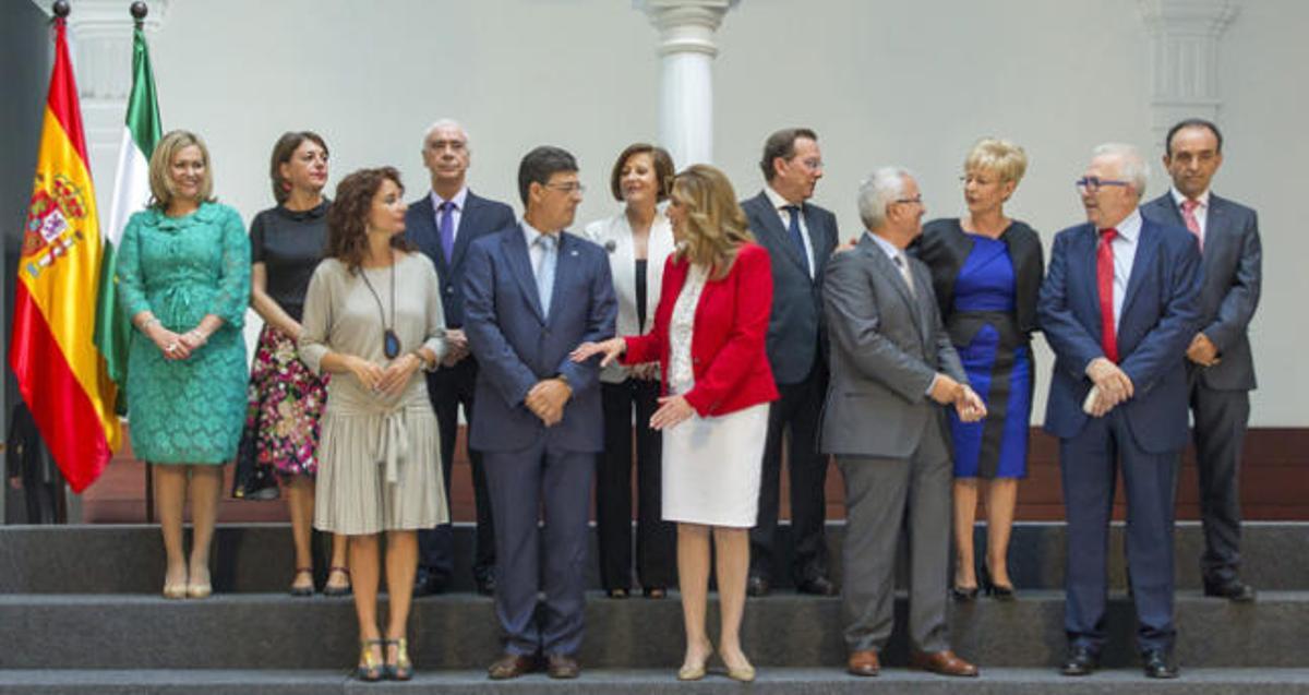 Los doce integrantes del nuevo Gobierno andaluz.