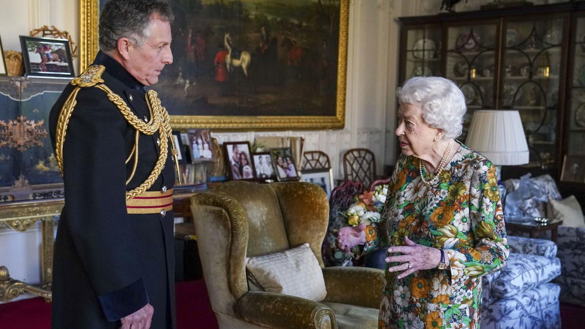 La reina Isabel II retoma su actividad después de sus problemas de salud.