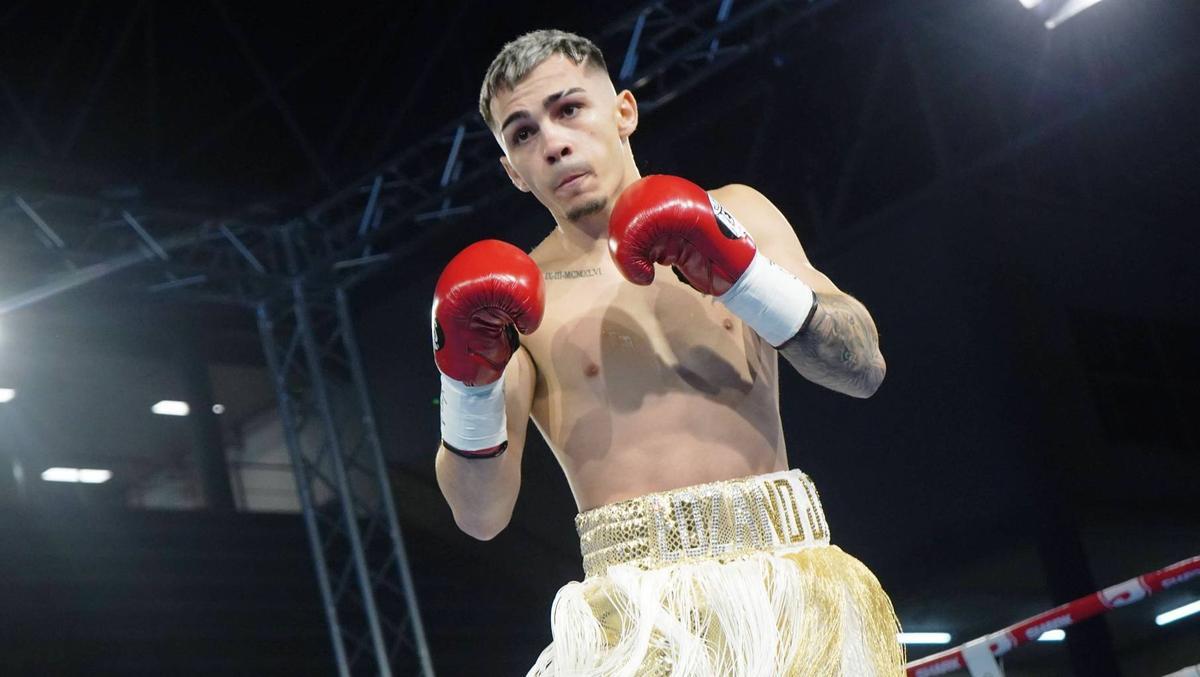 Rafa Lozano Jr., durante su reciente pelea por el título iberoamericano.