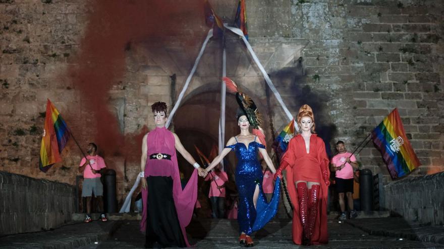 Ibiza Pride tiñe de purpurina el Portal de ses Taules