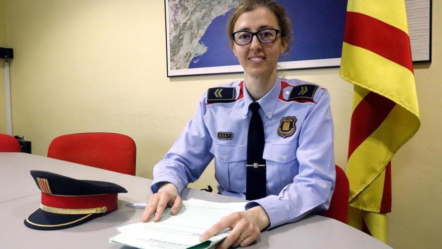 La sergent de la URPAC de Girona Eva Subirà en un despatx de la comissaria dels Mossos d&#039;Esquadra a Vistalegre