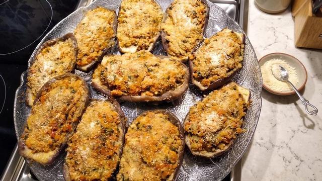 Albergínies farcides, amb herbes aromàtiques | A.T.