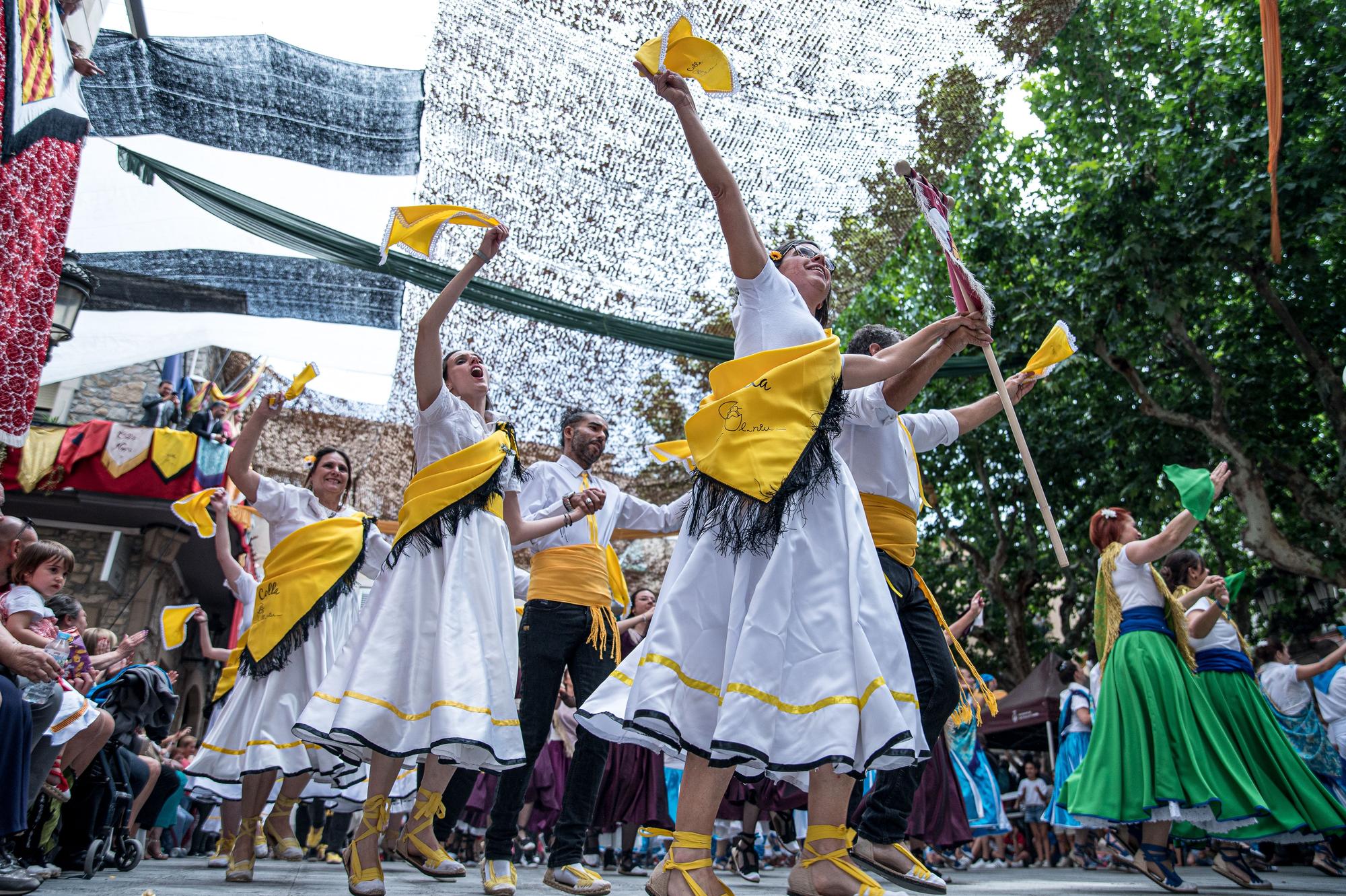 Troba't a les fotos del multitudinari ball de gitanes de Sant Vicenç