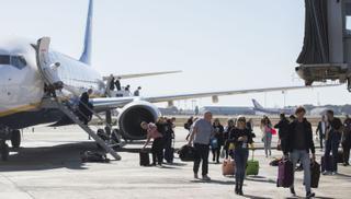 Los destinos de proximidad ganan peso turístico en el aeropuerto de Valencia