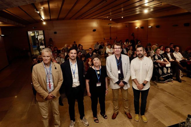 En imágenes: Así fue la apertura del curso de arte y coleccionismo de la Nebrija en Avilés