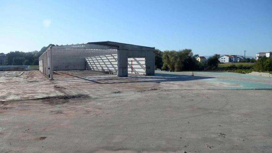 Los terrenos de la antigua fábrica de Megasa, en Vilagarcía de Arousa. // Noé Parga