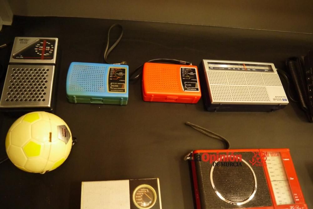 Exposición de radios antiguas en Cieza