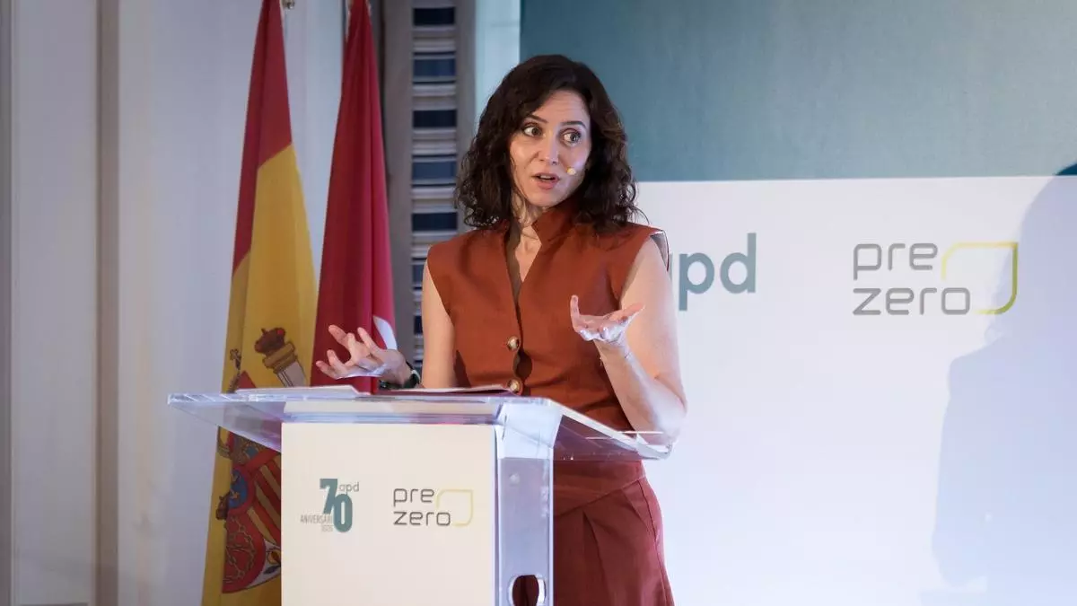 Ayuso eleva su advertencia sobre los censos electorales: "Cada funcionario que otorgue la nacionalidad a quien no la merece estaría haciendo algo ilegal"