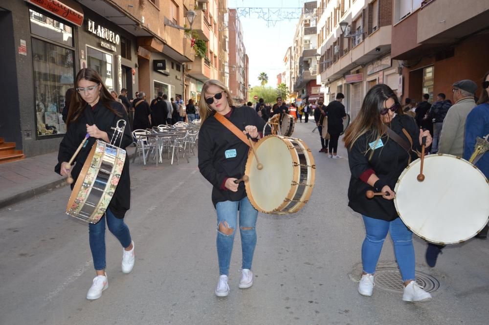 Miles de vecinos se echan a las calles muleñas.