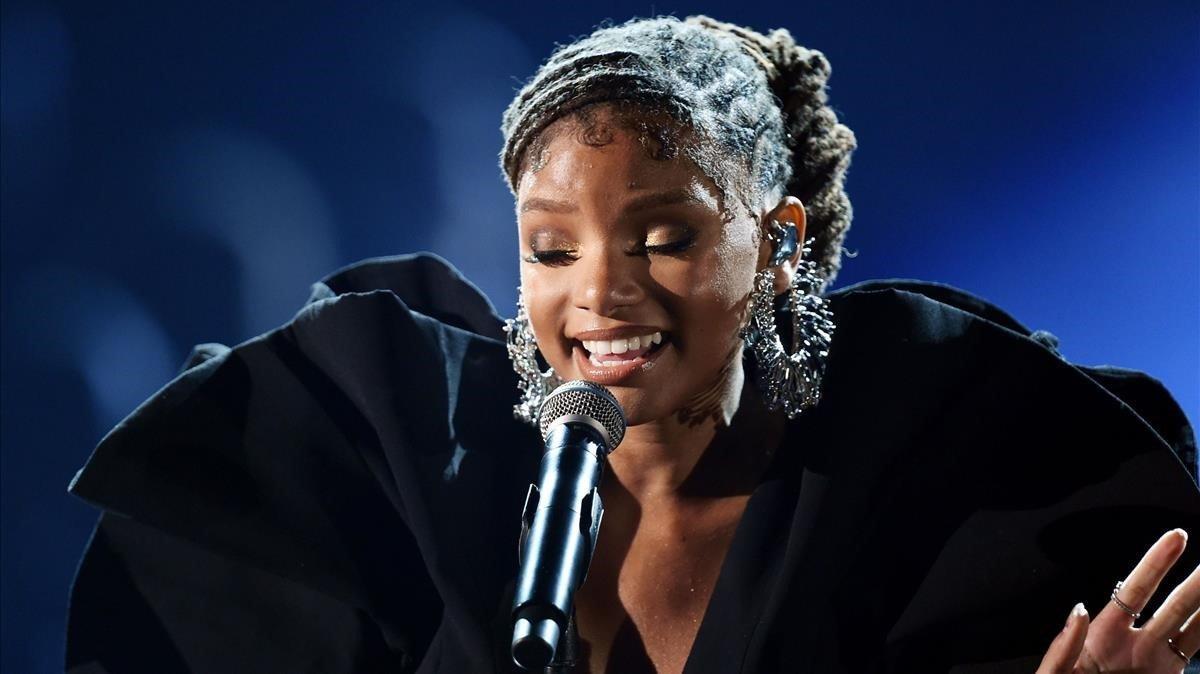 La cantante y actriz Halle Bailey, en su actuación en los Grammy