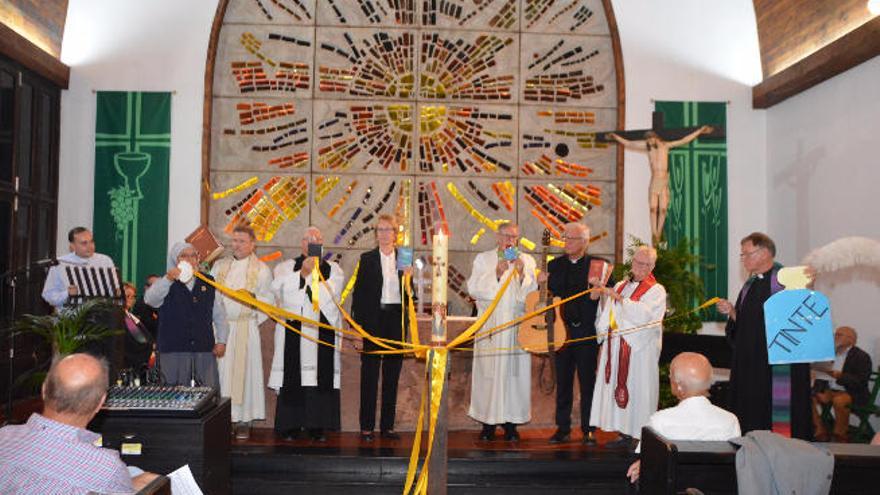 Un momento de la ceremonia religiosa en el Templo Ecuménico.