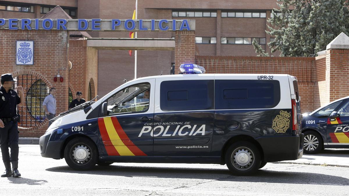 Imagen de una furgoneta de la Policía Nacional en Madrid.