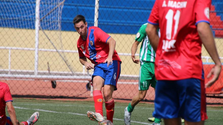 Álex Cruz le da al Lanzarote un empate agónico en su visita al feudo del Ibarra