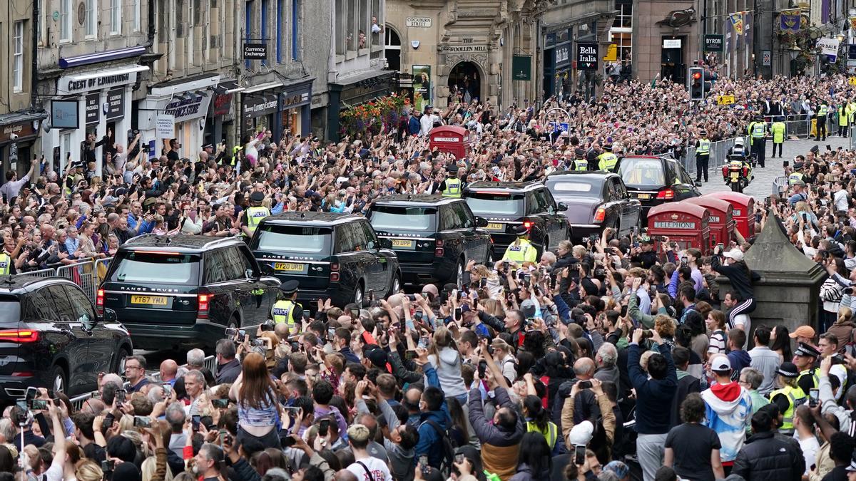 Multitudinario adiós en Edimburgo a la reina Isabel II.