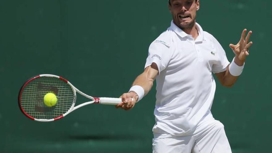 Bautista debuta con victoria en Wimbledon