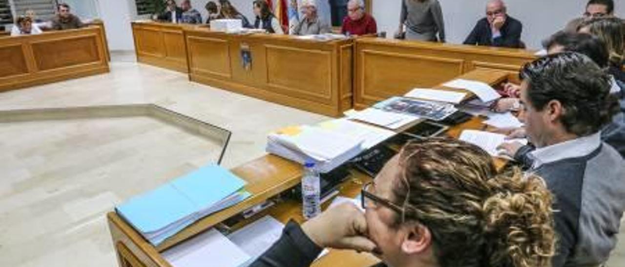 Imagen de un pleno del Ayuntamiento de Torrevieja, que cuenta con siete formaciones políticas.