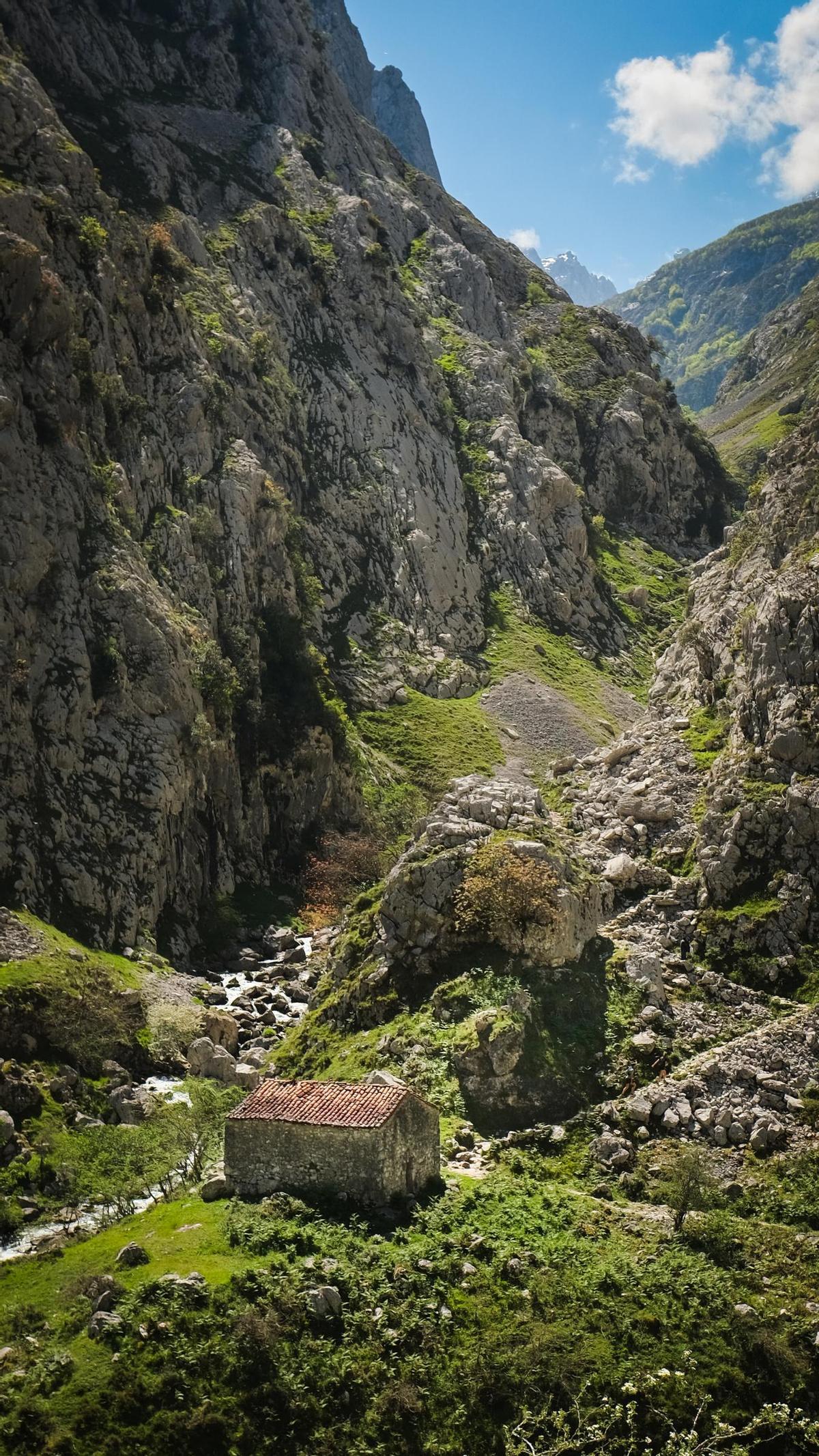 Los paisajes de la ruta del Cares son impresionantes en todos sus tramos