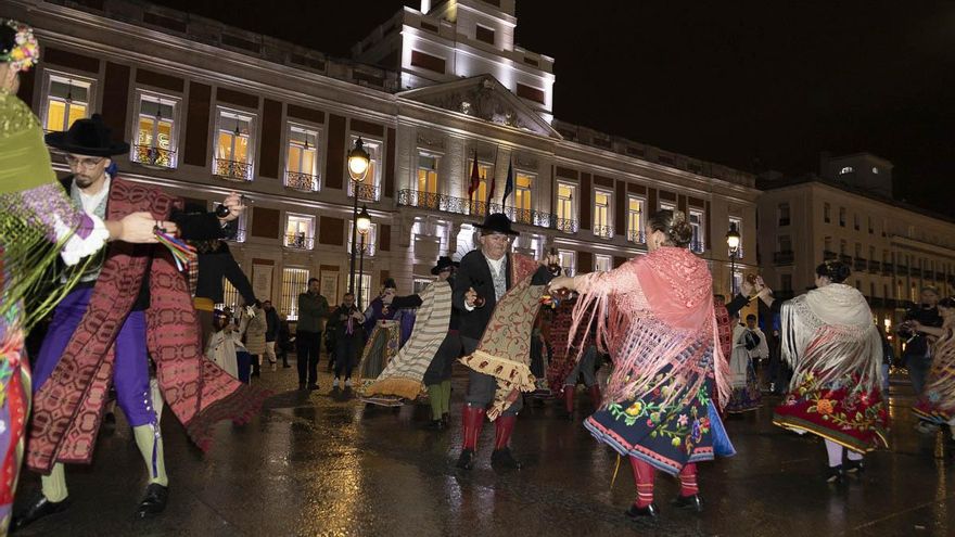 La Región de Murcia exhibe músculo festero en Fitur y en el centro de Madrid
