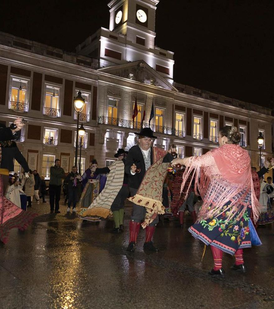 La Región de Murcia exhibe músculo festero en Fitur y en el centro de Madrid