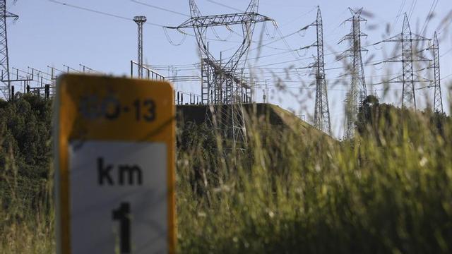 La subestación eléctrica de Tabiella (Avilés), que presta servicio a la industria de la zona.   | RICARDO SOLÍS
