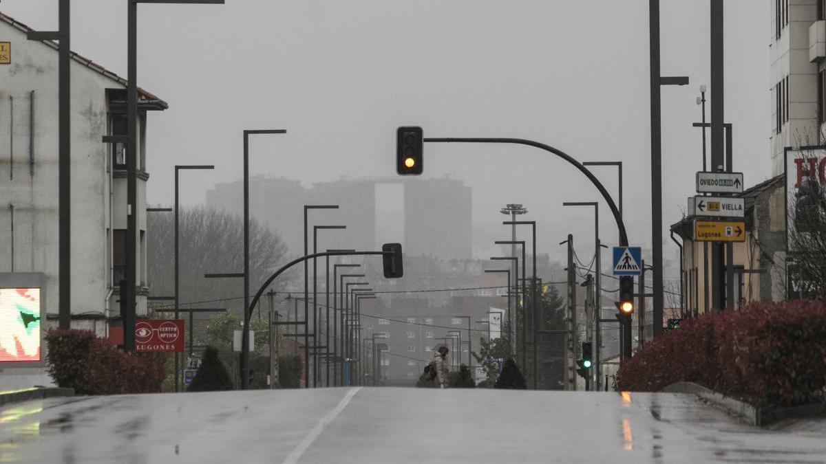 Calles de Lugones con contaminación atmosférica
