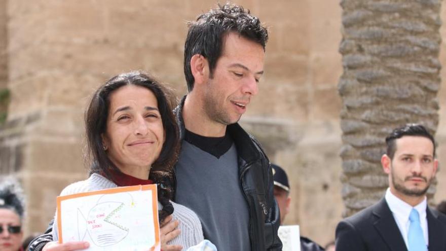 Patricia Ramírez y Ángel Cruz en el funeral de Gabriel.