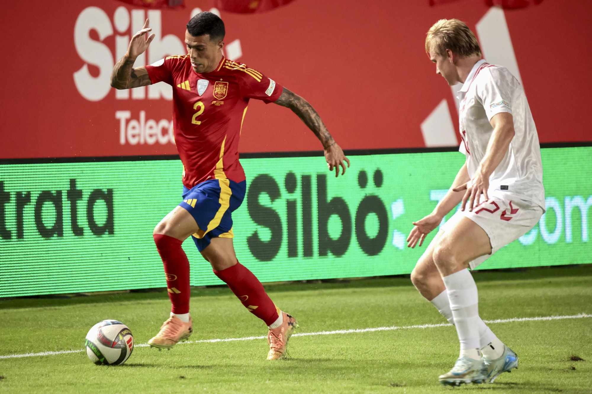 España y Dinamarca empatan sin goles tras una primera parte igualada
